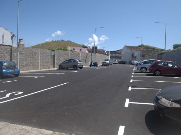 1751994592camara_rib_grande_Ribeirinha_com_Novo_Parque_de_Estacionamento_Publico.jpg